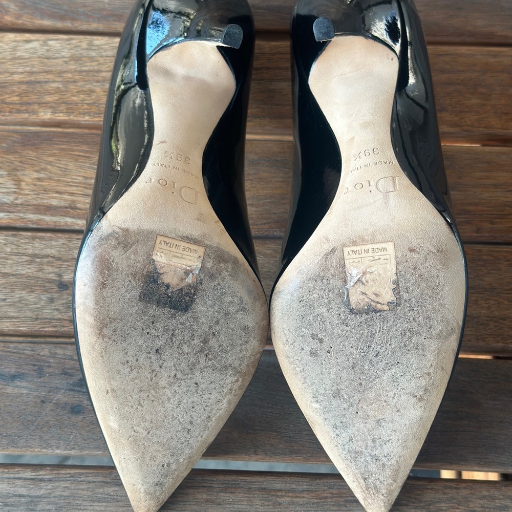 Christian Dior black patent leather pumps. - Picture 4 of 6